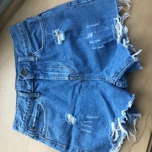 URBAN OUTFITTERS DENIM SHORTS SIZE 24